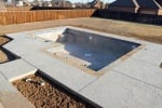 Aménager une plage de piscine en résine, guide complet pour réussir votre projet